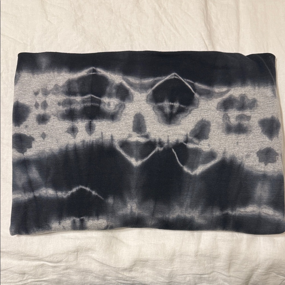 Tie-Dye Blue and Gray Scarf